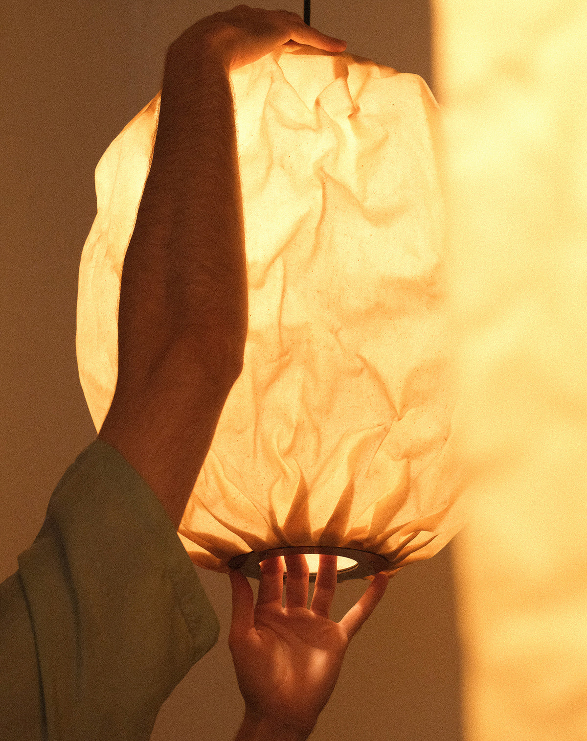 Beeswax Bubble Colmena Pendant light by Pablo Bolumar.