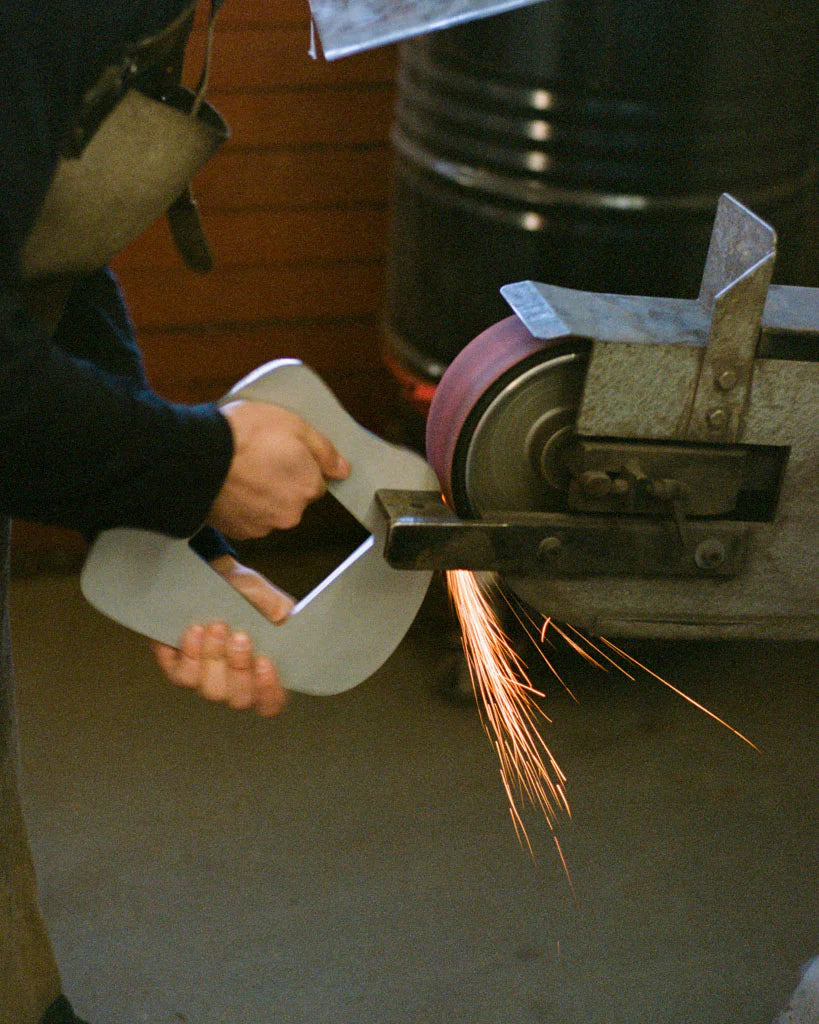 Image of PARCTA manufacturing the vase.